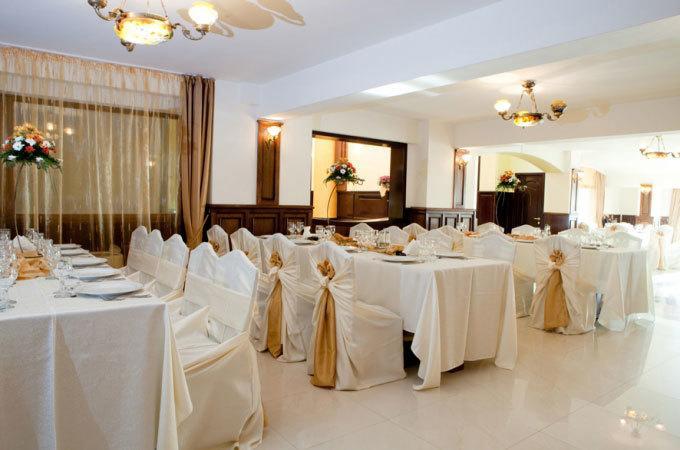 Hotel Majestic Iasi Extérieur photo