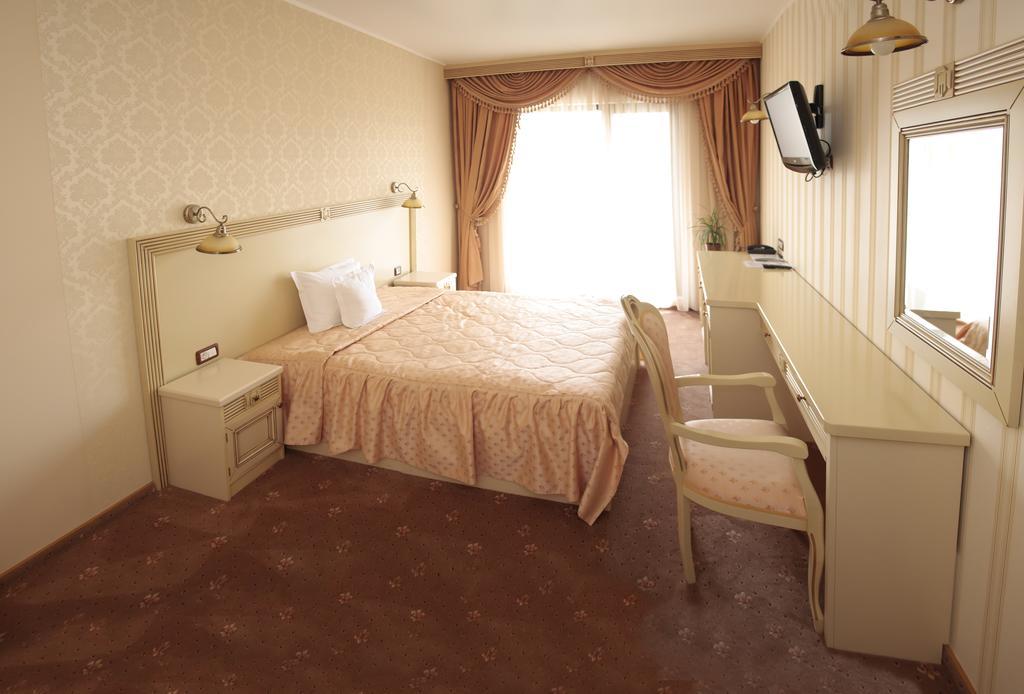 Hotel Majestic Iasi Chambre photo